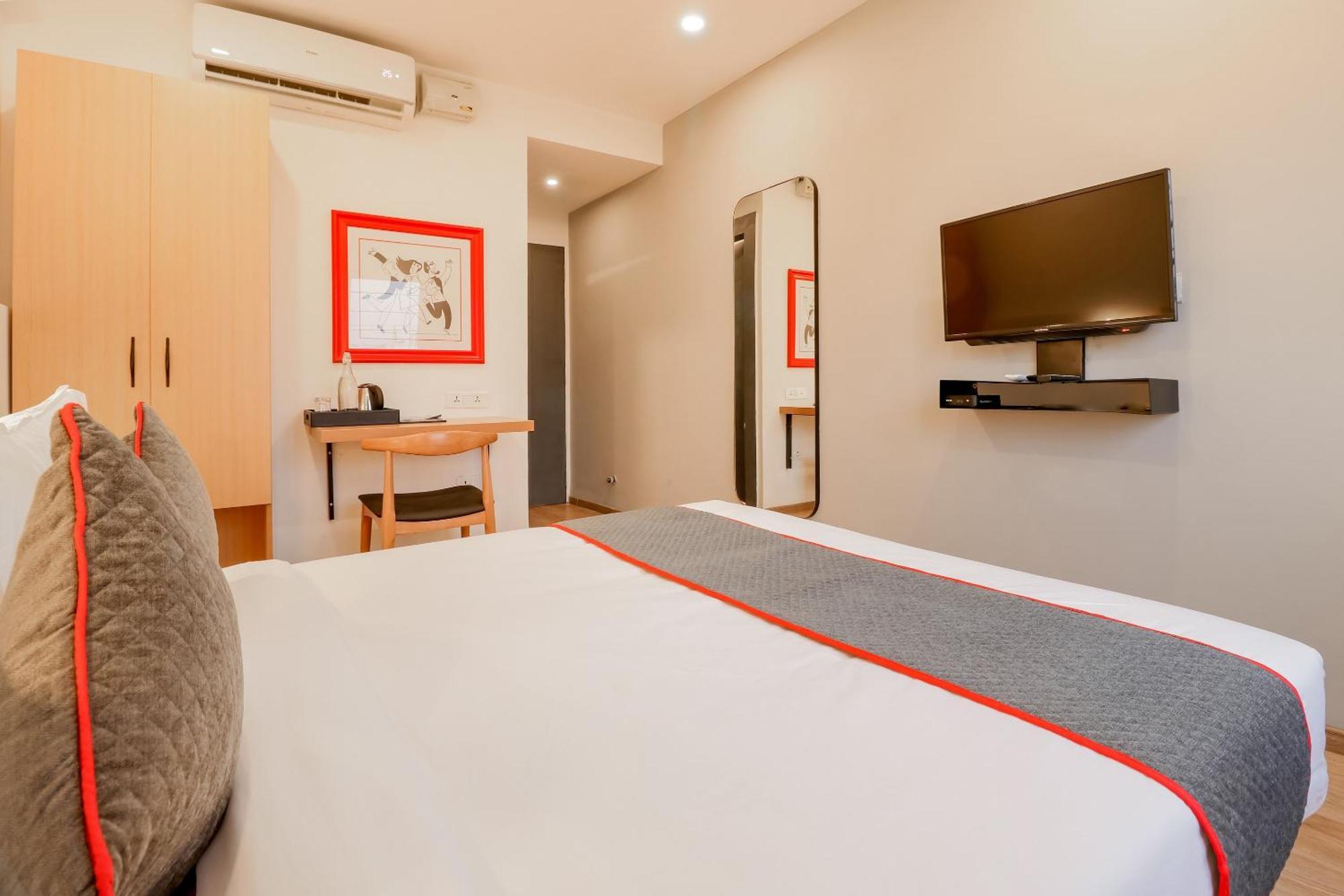 Super Townhouse The Landmark Indore Eksteriør billede