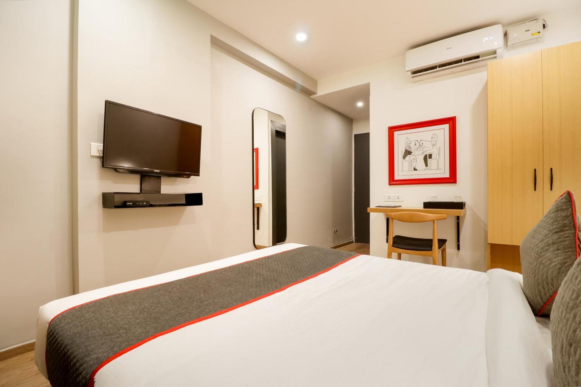 Super Townhouse The Landmark Indore Eksteriør billede