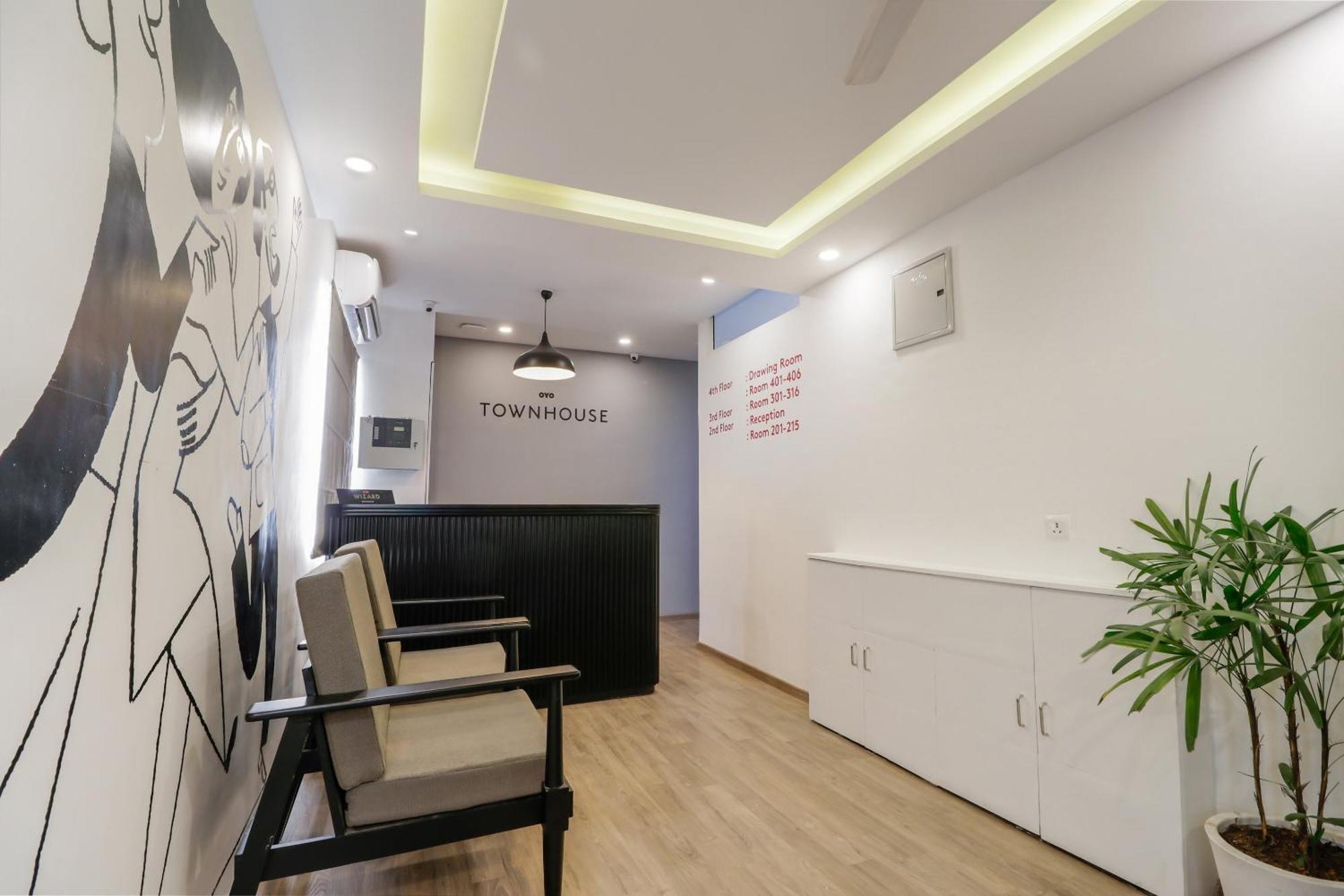Super Townhouse The Landmark Indore Eksteriør billede