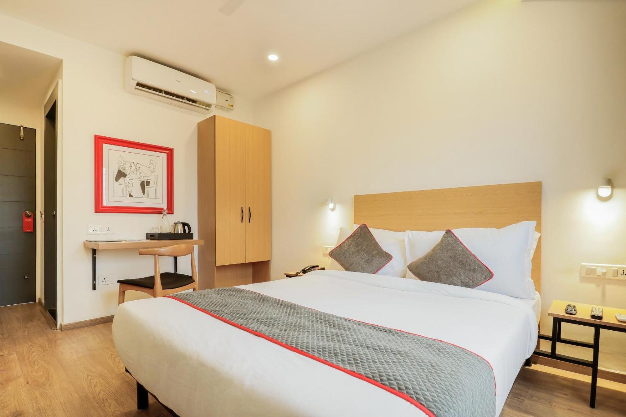 Super Townhouse The Landmark Indore Eksteriør billede